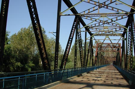 Da04-Chain_of_RocksMO-IL